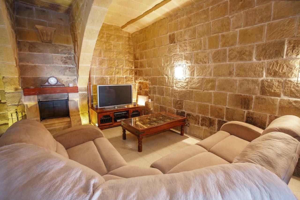 Il-Veduta Holiday Farmhouse With Sunny Private Pool In Island Of Gozo Gharb  Exterior photo